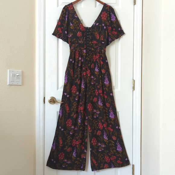 American Eagle Floral Short Sleeve V-neck Straight Wide Leg Jumpsuit Black 4 - Picture 1 of 16